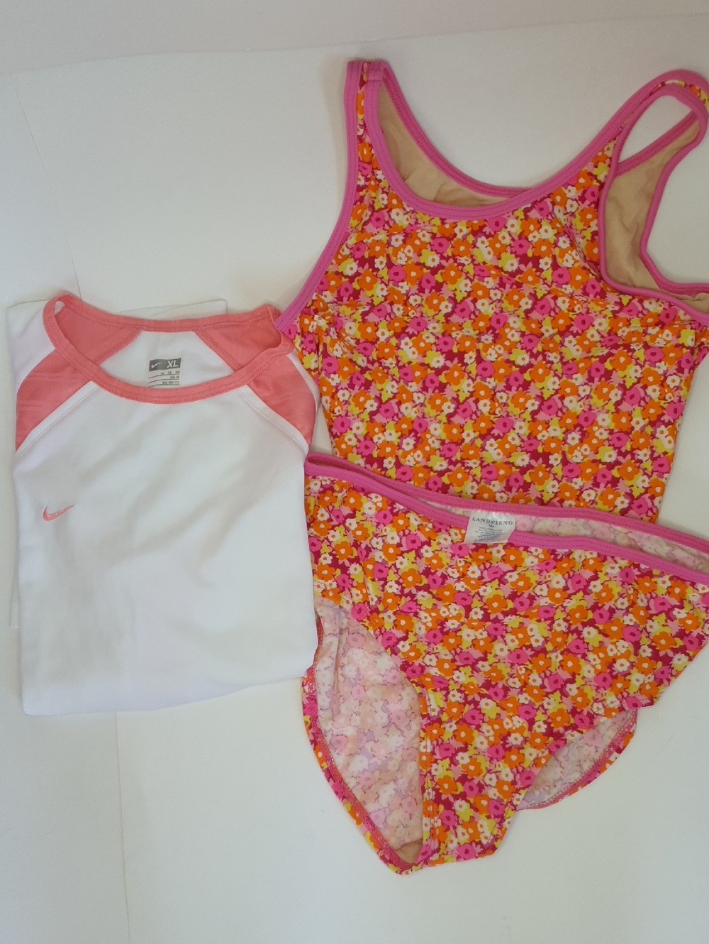 Land's End Swim Set Size 12+ & Nike Dri-fit T-shirt XL + FREE GIFT - Picture 1 of 14